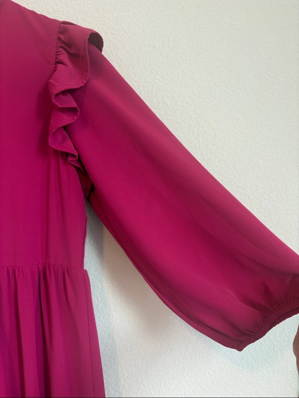 SSYS the label Magenta Tiered V-Neck 3/4 Sleeve Dress Ruffle Shoulders M - Picture 4 of 6
